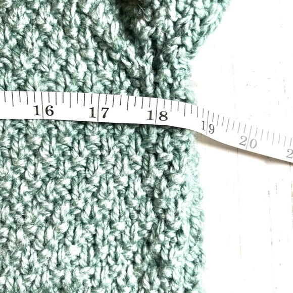 HANDMADE Mint Green Chunky Cozy Cardigan - Picture 6 of 10